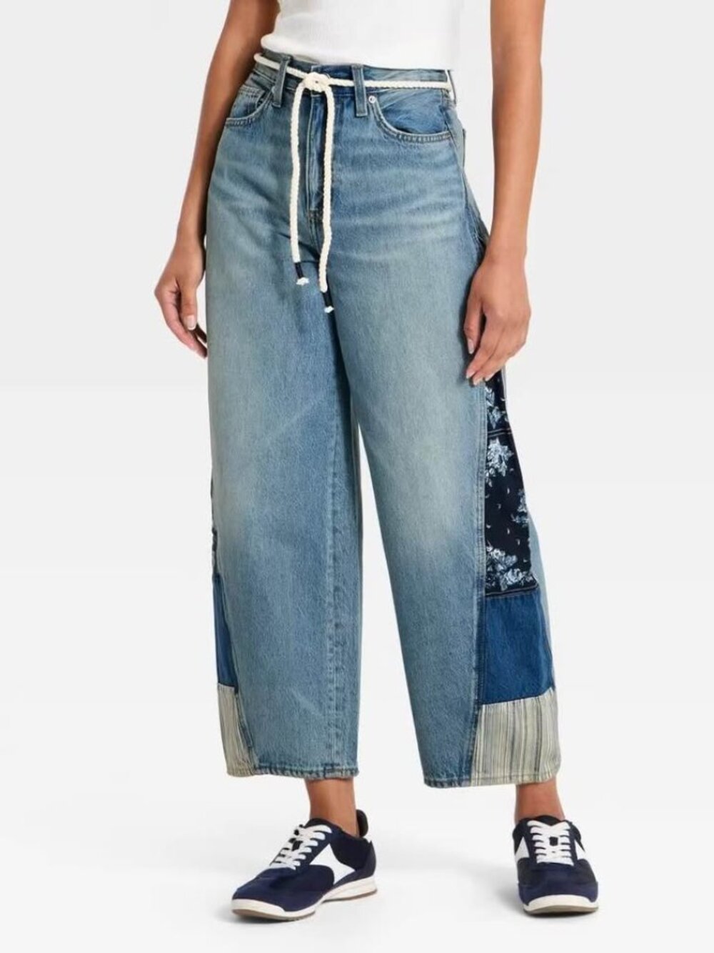 Universal Thread High-Rise Easy Barrel Bandana Print Medium Wash Jeans [size 4]